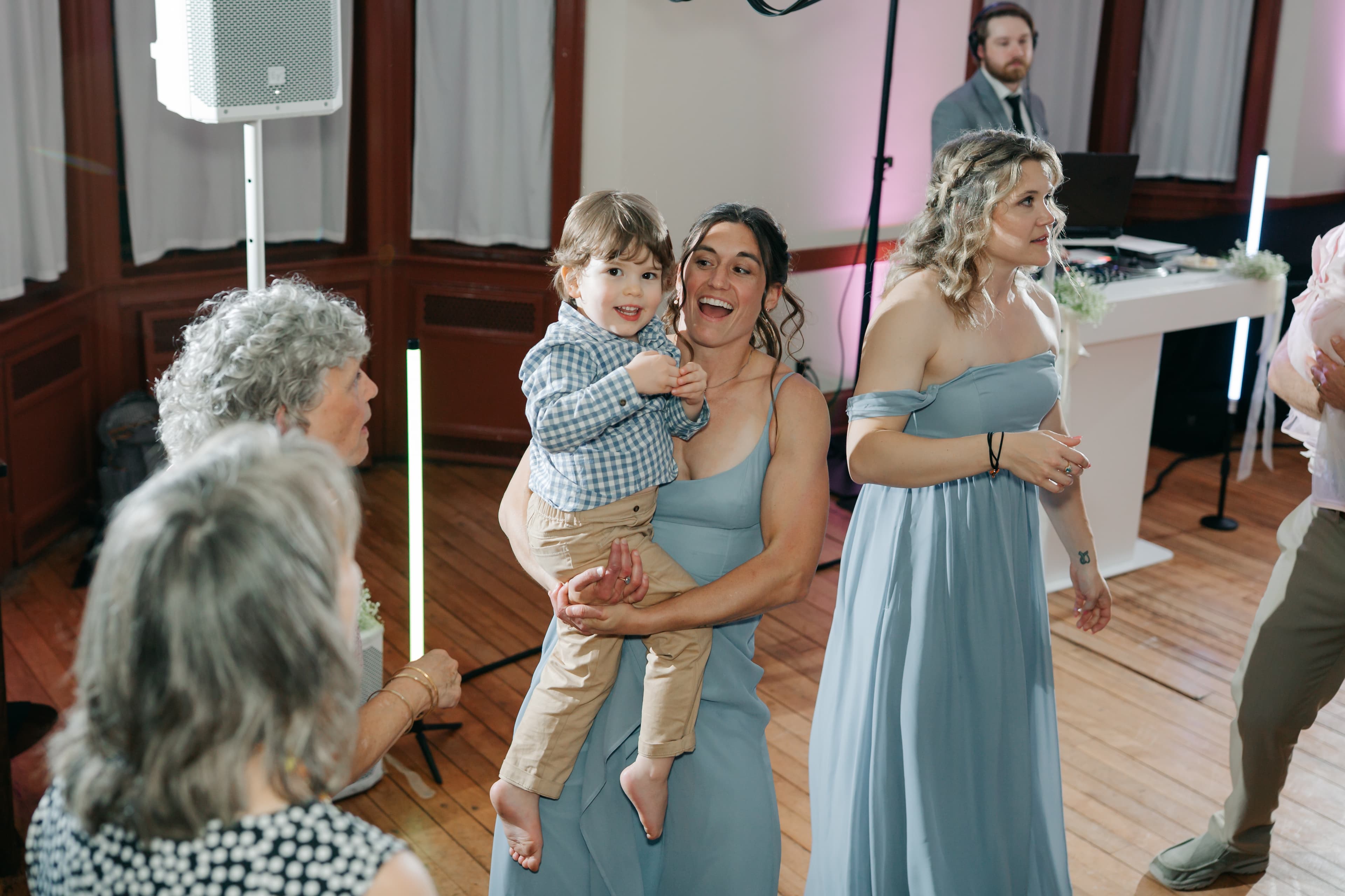 Michigan wedding reception Noah DeVoe DJ'd