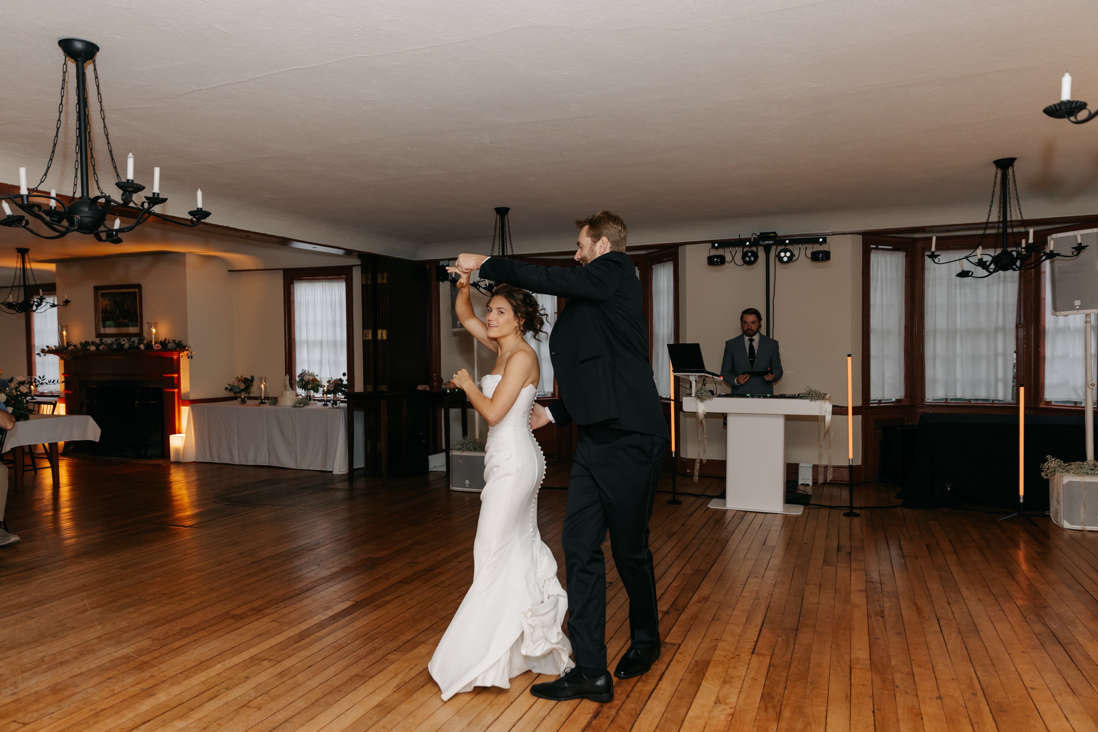 Michigan wedding reception Noah DeVoe DJ'd
