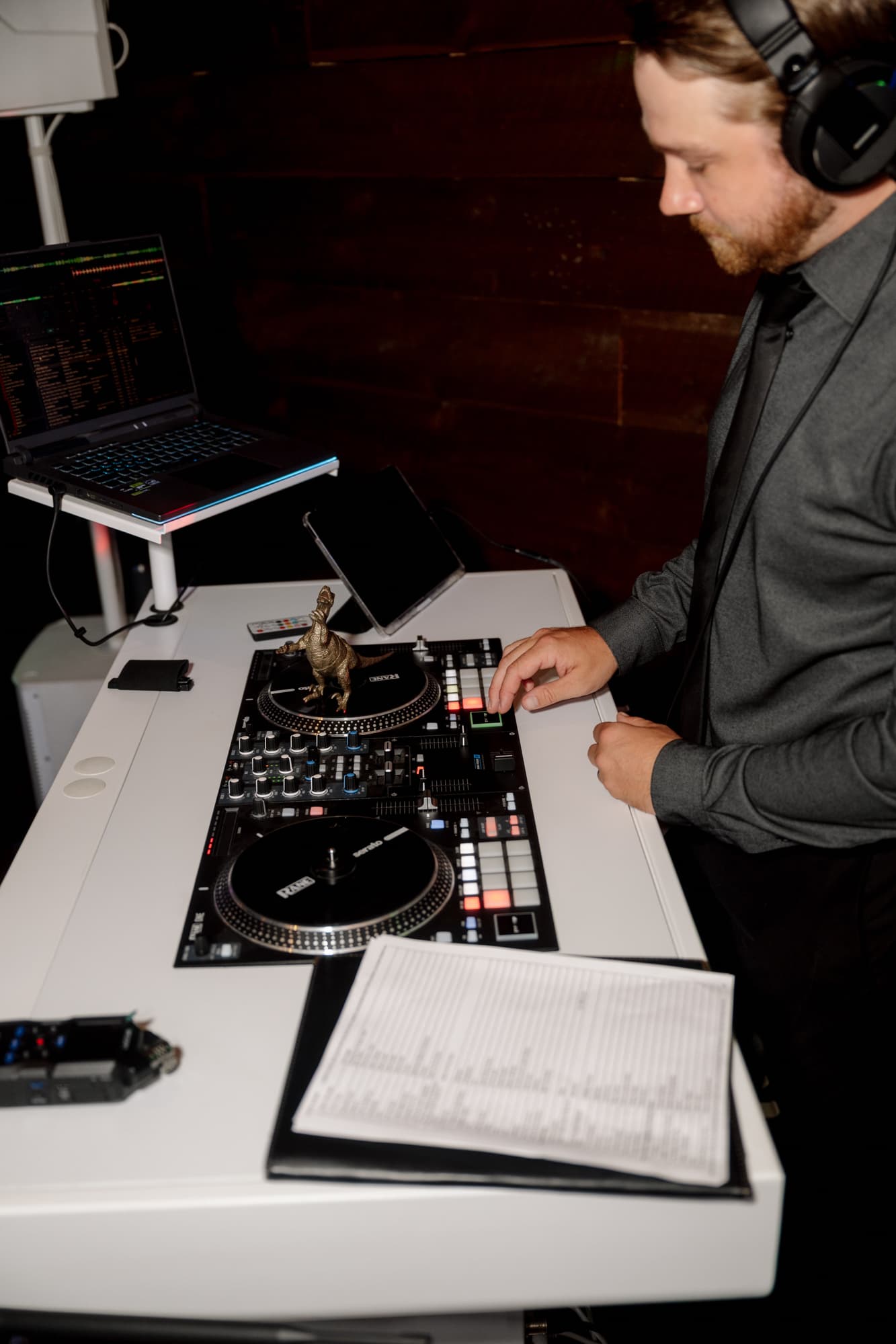 Michigan wedding reception Noah DeVoe DJ'd